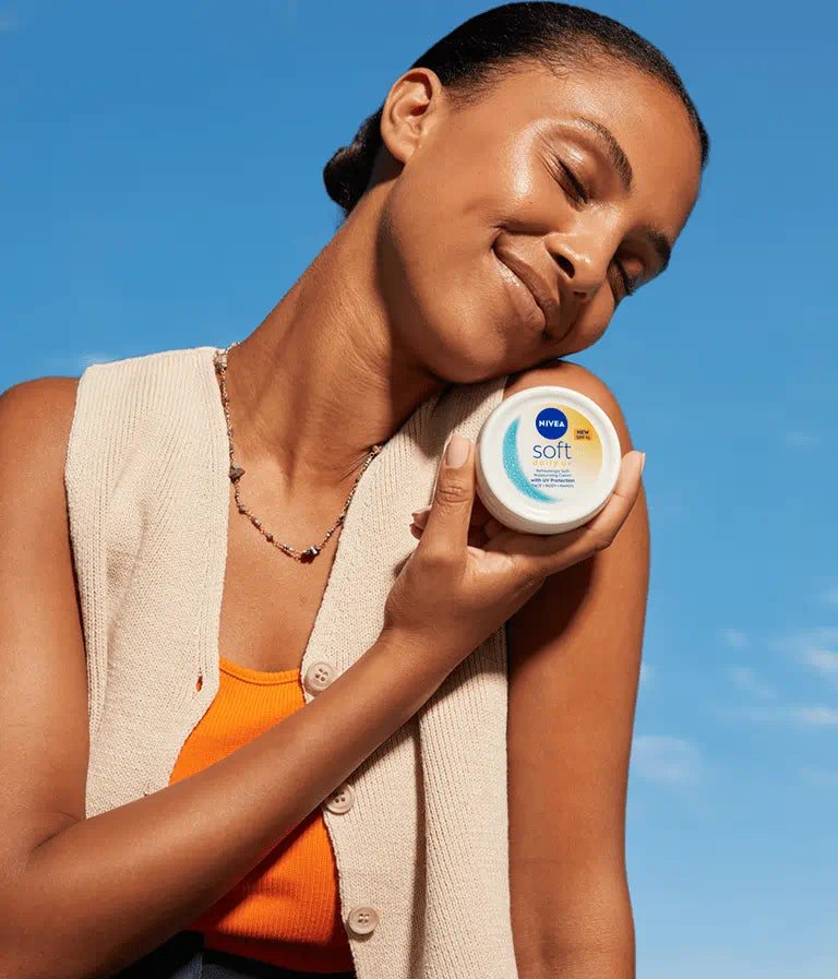 Nivea Feuchtigkeitsspendende Körpercreme - Erfrischende tägliche Feuchtigkeit für zarte Haut (375 ml)