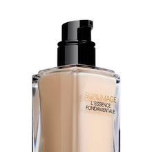 Lade das Bild in den Galerie-Viewer, Glättende und straffende Lotion Sublimage essence Chanel
