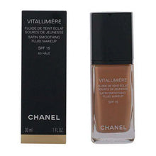 Afbeelding in Gallery-weergave laden, Liquid Make Up Base Vitalumière Chanel - Lindkart