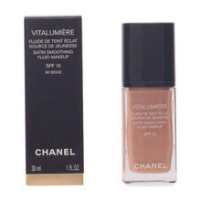 Afbeelding in Gallery-weergave laden, Liquid Make Up Base Vitalumière Chanel - Lindkart