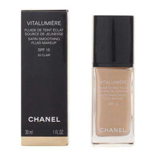 Afbeelding in Gallery-weergave laden, Liquid Make Up Base Vitalumière Chanel - Lindkart