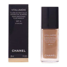 Afbeelding in Gallery-weergave laden, Liquid Make Up Base Vitalumière Chanel - Lindkart