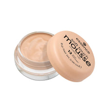 Lade das Bild in den Galerie-Viewer, Mousse Make-up Foundation Essence Soft Touch 13-matt procelain (16 g)