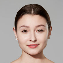 Lade das Bild in den Galerie-Viewer, Mousse Make-up Foundation Essence Soft Touch 13-matt procelain (16 g)