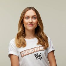 Cargar imagen en el visor de la galería, Base de maquillaje hidratante Essence Pretty Natural