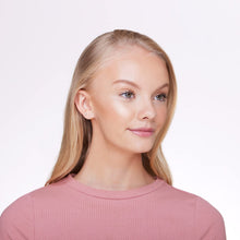 Lade das Bild in den Galerie-Viewer, Essence Teint Bronzer Bronzing Palette Bronze Your Way