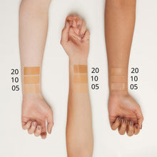 Cargar imagen en el visor de la galería, Hydrating Cream with Colour Essence Hydro Hero 05-natural ivory SPF 15 (30 ml)