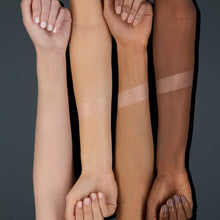 Lade das Bild in den Galerie-Viewer, Highlighter Catrice Glow Lover Nº 010 (8 g)