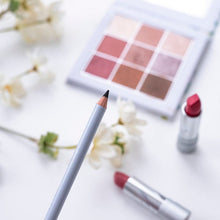 Lade das Bild in den Galerie-Viewer, Eyeliner Vera & The Birds Believe In Black (1,14 g)