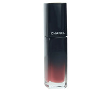 Cargar imagen en el visor de la galería, Chanel Rouge Allure Laque #65-Imperturbable
