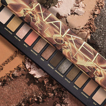 Cargar imagen en el visor de la galería, Paleta de sombras de ojos Urban Decay Naked Reloaded
