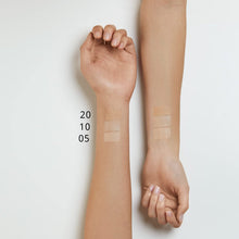 Charger l&#39;image dans la galerie, Gezichtscorrector Essence Skin Lovin&#39; Sensitive 05-fair (3,5 ml)
