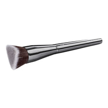 Load image into Gallery viewer, Make-up Brush Maiko Luxury Grey Precision Maxi
