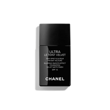 Afbeelding in Gallery-weergave laden, Liquid Make Up Base Ultra Le Teint Velvet Chanel - Lindkart

