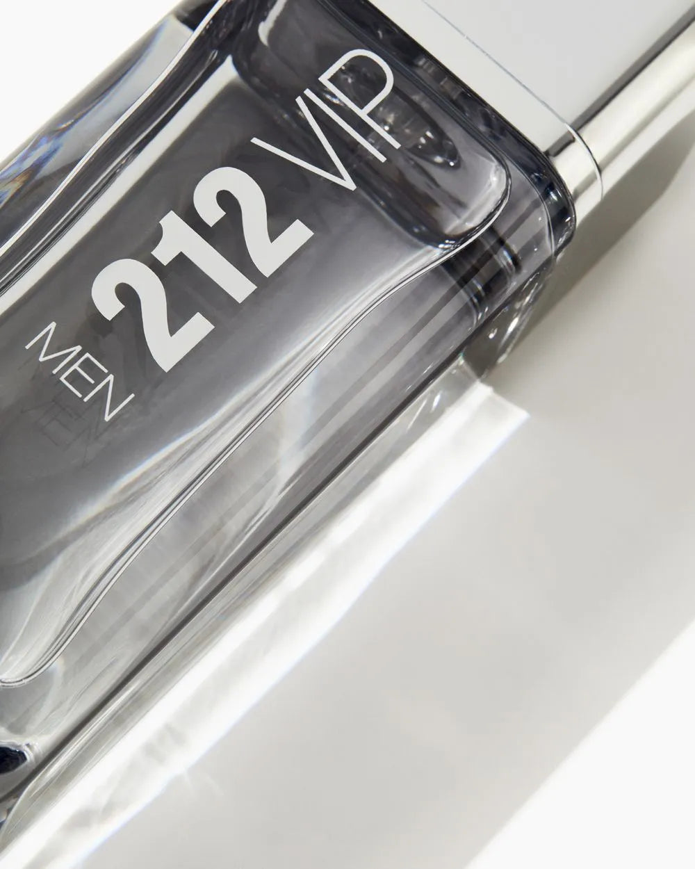 Carolina Herrera 212 Vip Eau De Toilette for Men - Lindkart